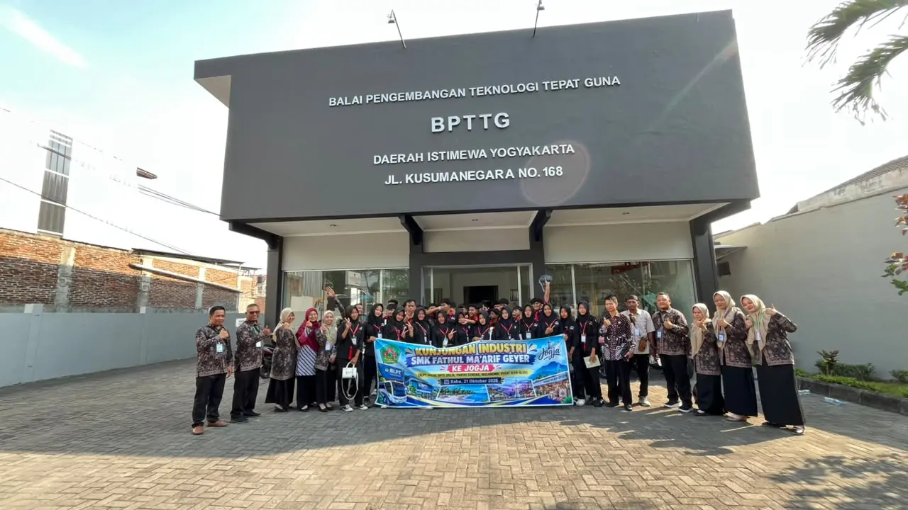 Siswa TJKT dan TSM SMK Fathul Ma'arif Geyer Laksanakan Kunjungan Industri ke BPTTG JOGJA